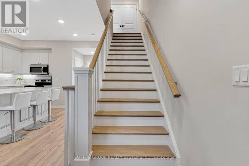 A302 - 112 Union Street E — photo 21 of 40