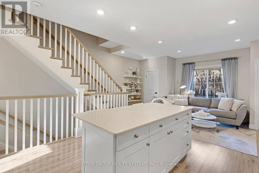 A302 - 112 Union Street E — photo 9 of 40