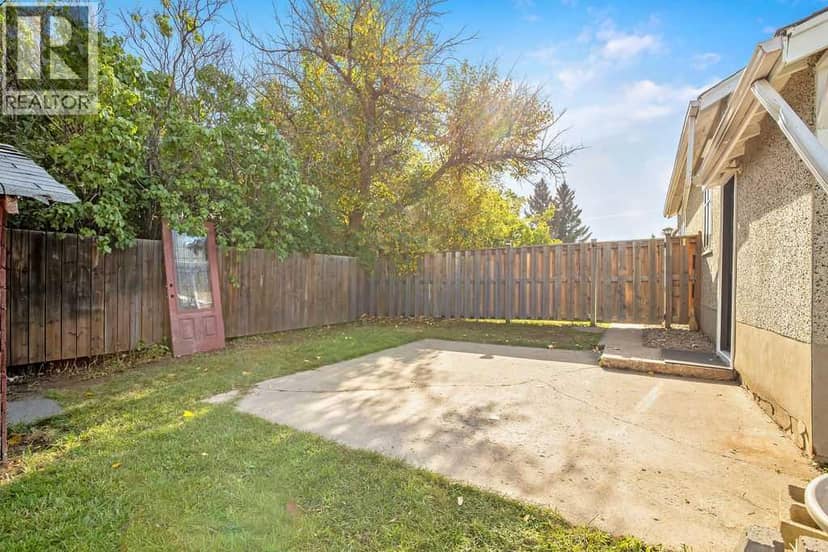 2308 24 Street — photo 22 of 26