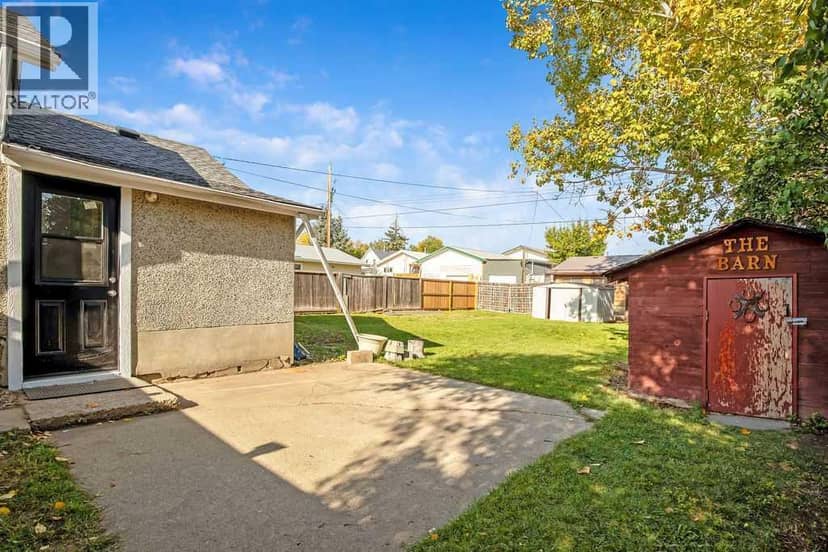 2308 24 Street — photo 21 of 26