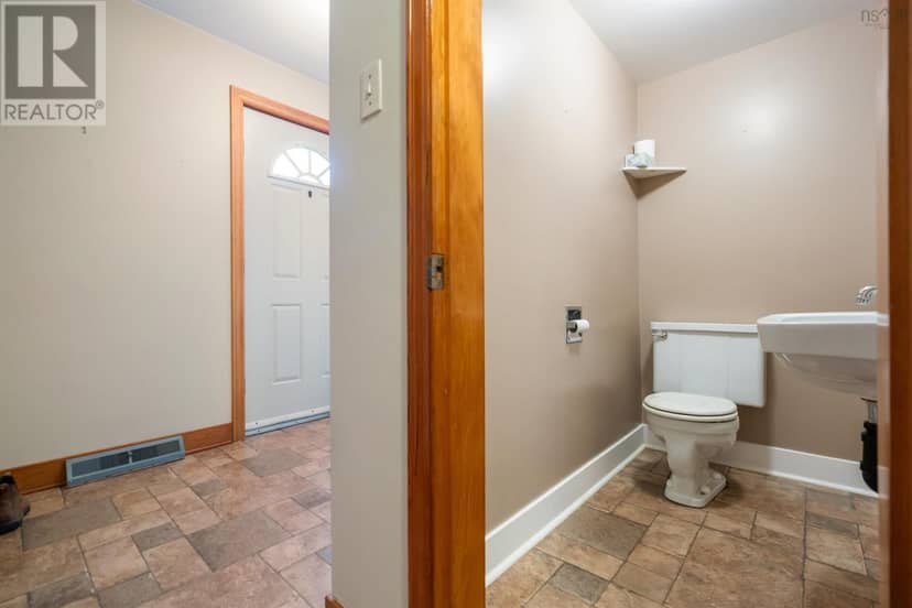 213 Crichton Avenue — photo 25 of 40