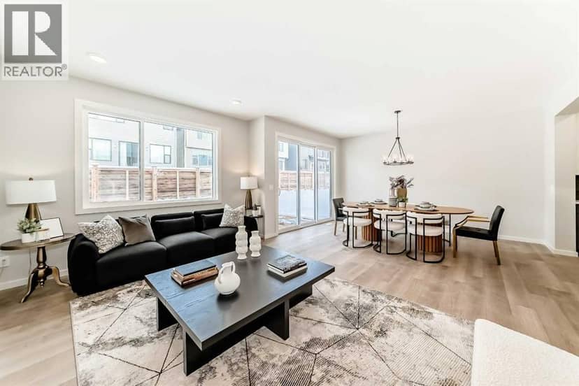 33 Rochester Crescent NW — photo 15 of 40
