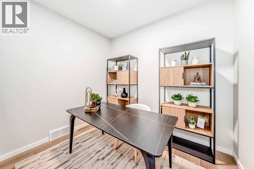 33 Rochester Crescent NW — photo 16 of 40