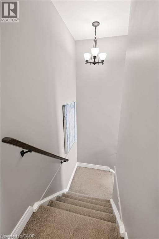 10 SPARROW Crescent — photo 21 of 40