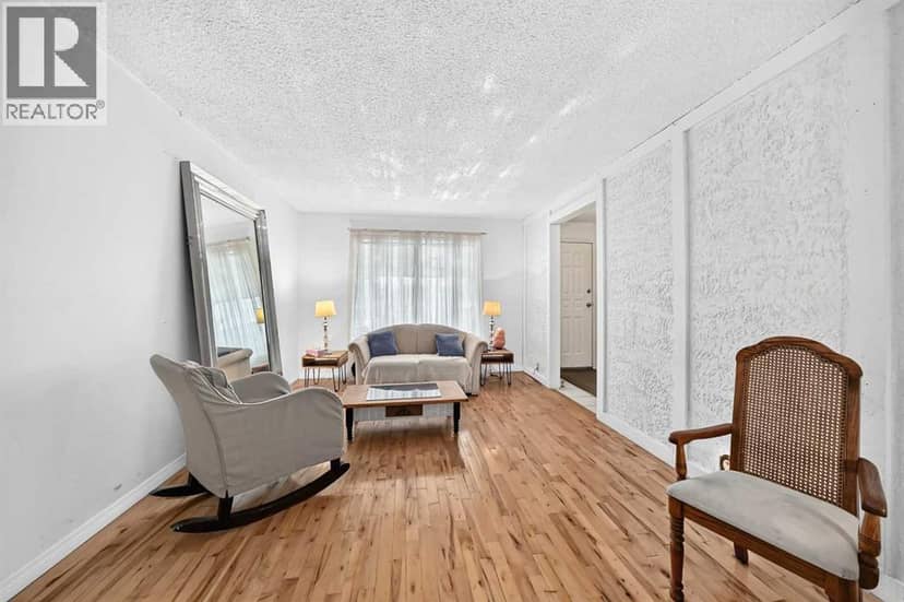4316 8 Avenue SE — photo 12 of 39