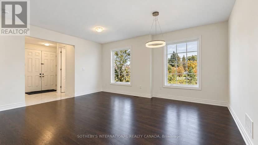 60 Sharonview Crescent — photo 17 of 40