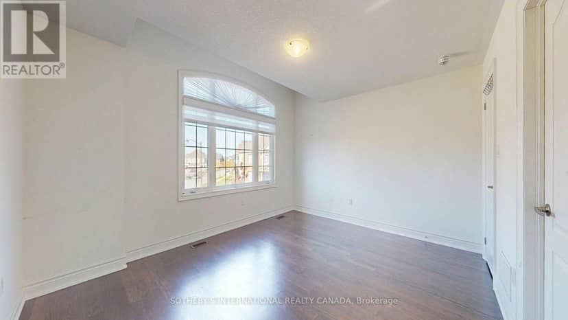 60 Sharonview Crescent — photo 37 of 40