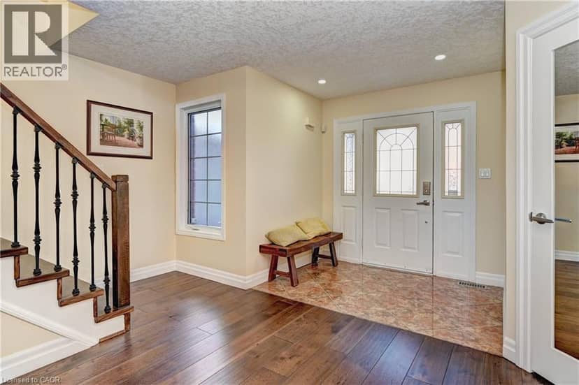 733 CHESAPEAKE Drive, Waterloo, photo 5