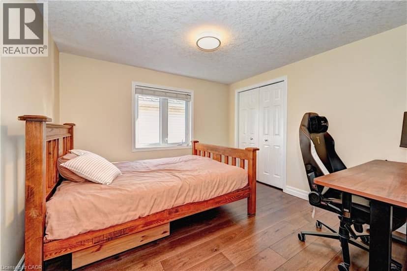 733 CHESAPEAKE Drive — photo 37 of 40