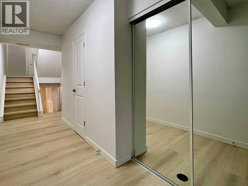 58 Canterbury Gardens SW, Calgary, photo 4