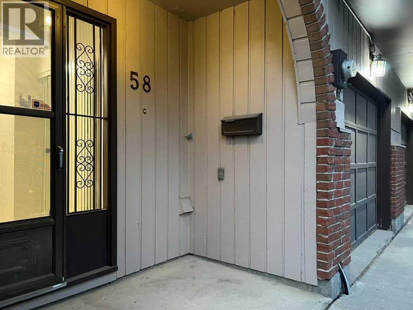 58 Canterbury Gardens SW, Calgary, photo 3