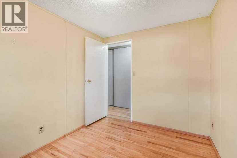 2948 31 Street S — photo 24 of 34