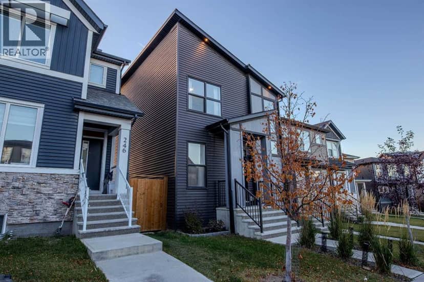 250 Aquila Way NW, Calgary, photo 2