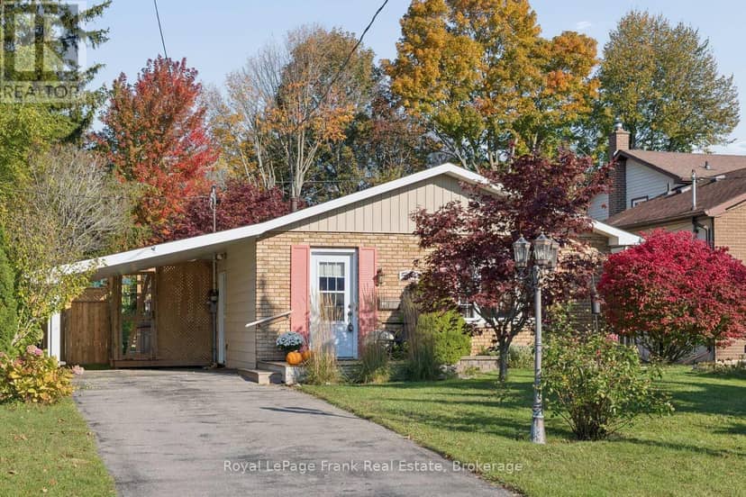 544 Maher Crescent — photo 1 of 40