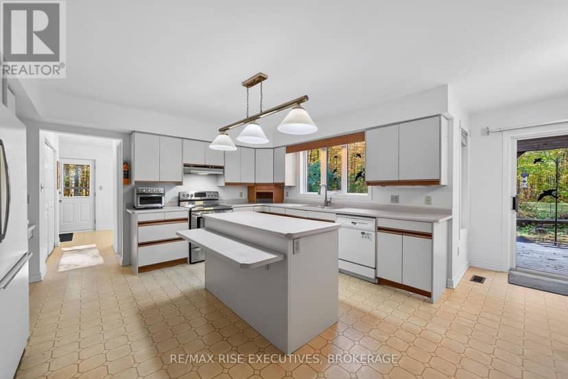 1685 Woodmount Grove — photo 14 of 40