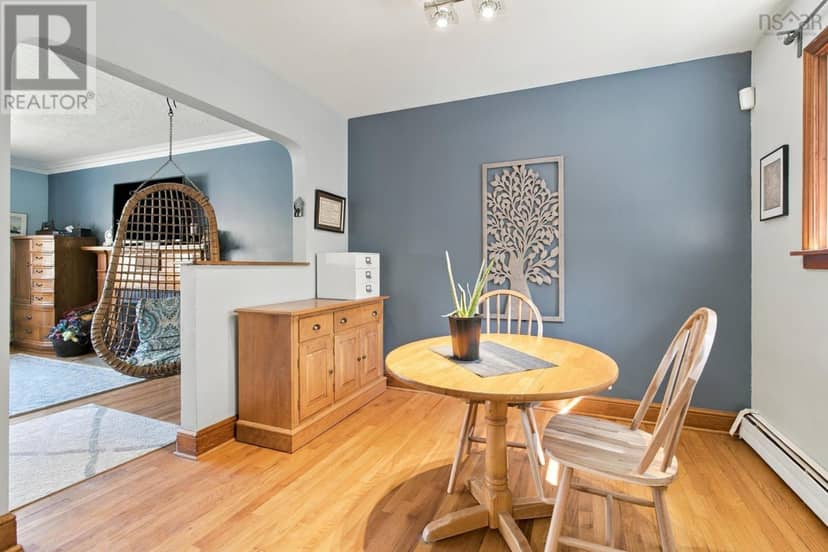 8 Edward Laurie Drive — photo 12 of 40
