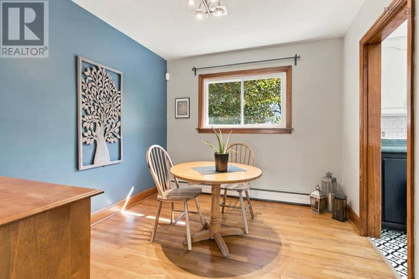 8 Edward Laurie Drive — photo 11 of 40