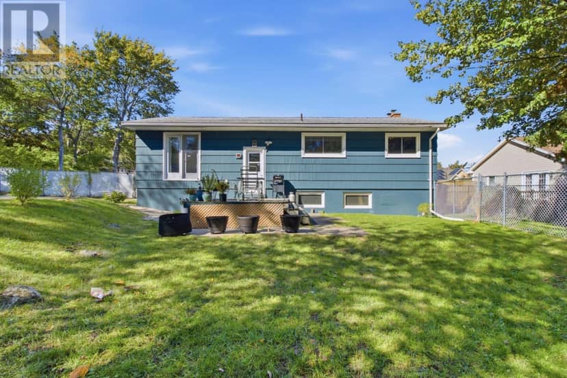 8 Edward Laurie Drive — photo 39 of 40