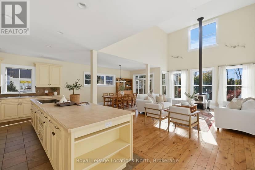 43 Niagara Street — photo 15 of 40