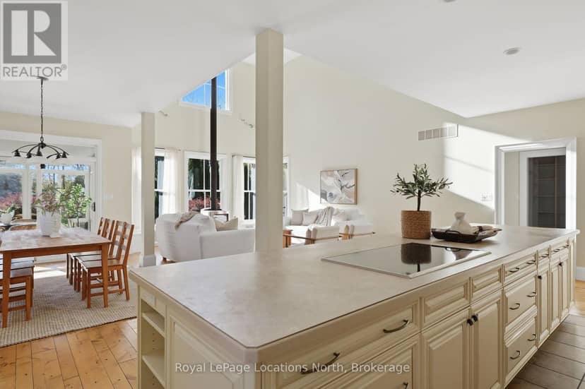 43 Niagara Street — photo 16 of 40