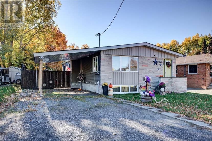 1087 Hawthorne Drive, Sudbury