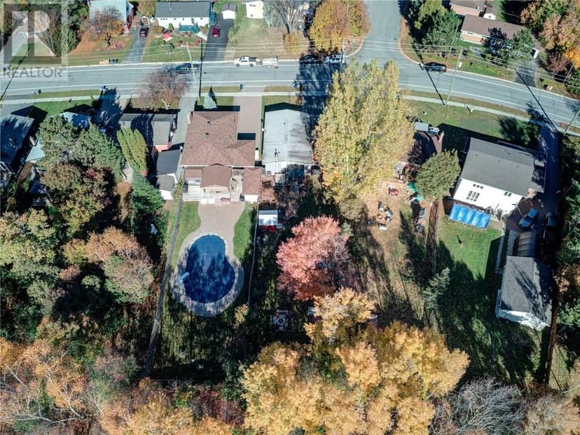 1087 Hawthorne Drive — photo 31 of 31