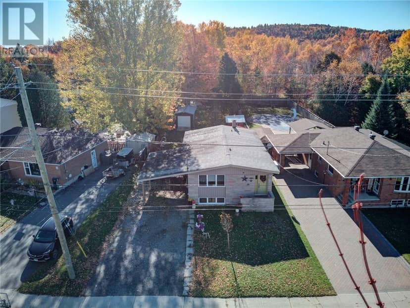 1087 Hawthorne Drive, Sudbury, photo 4
