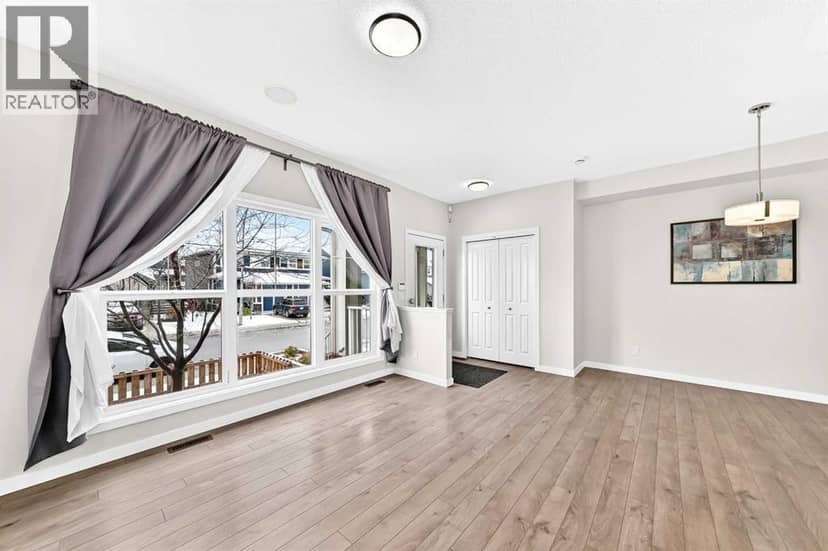 524 Midtown Street SW, Airdrie, photo 5