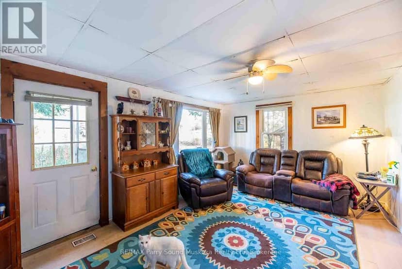 27 Ahmic St Street W, Magnetawan, photo 2