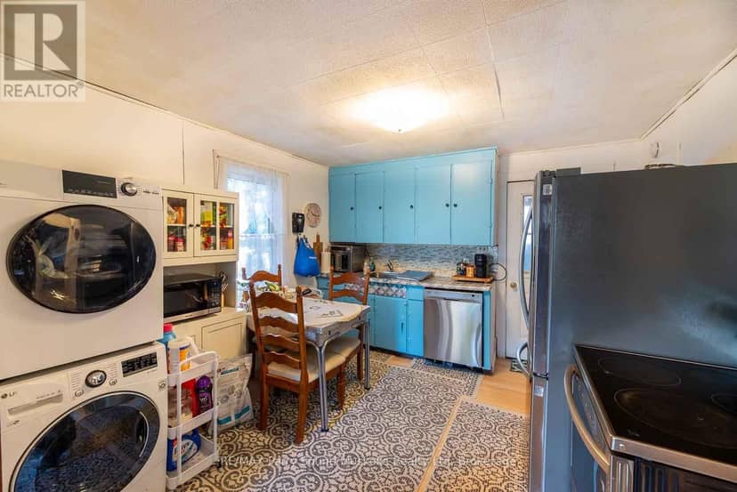 27 Ahmic St Street W, Magnetawan, photo 4
