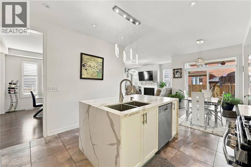 97 NARBONNE Crescent — photo 13 of 40