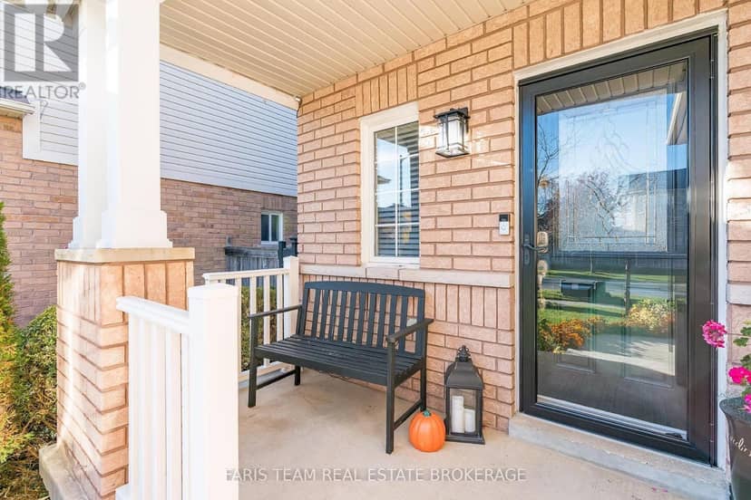 36 Connaught Lane, Barrie, photo 3