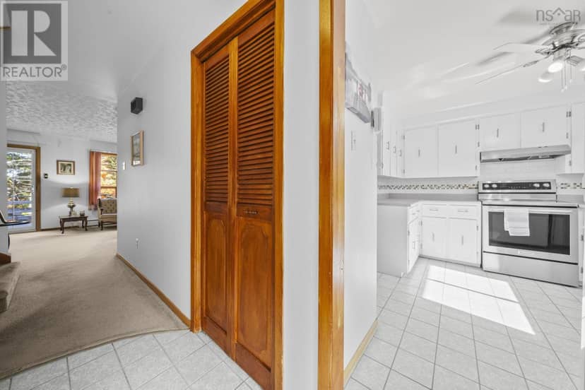 23 Apollo Court, Halifax, photo 4