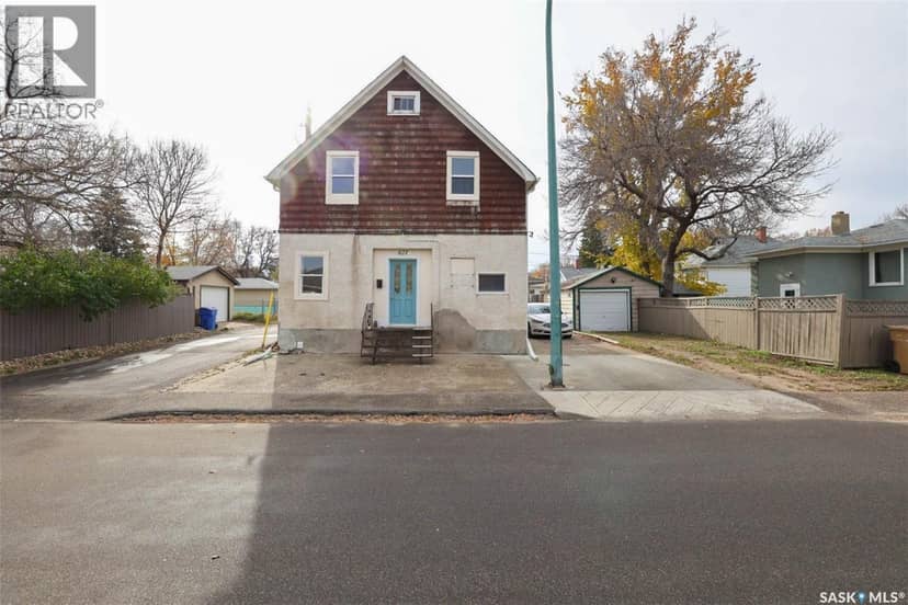 827 15th AVENUE, Regina