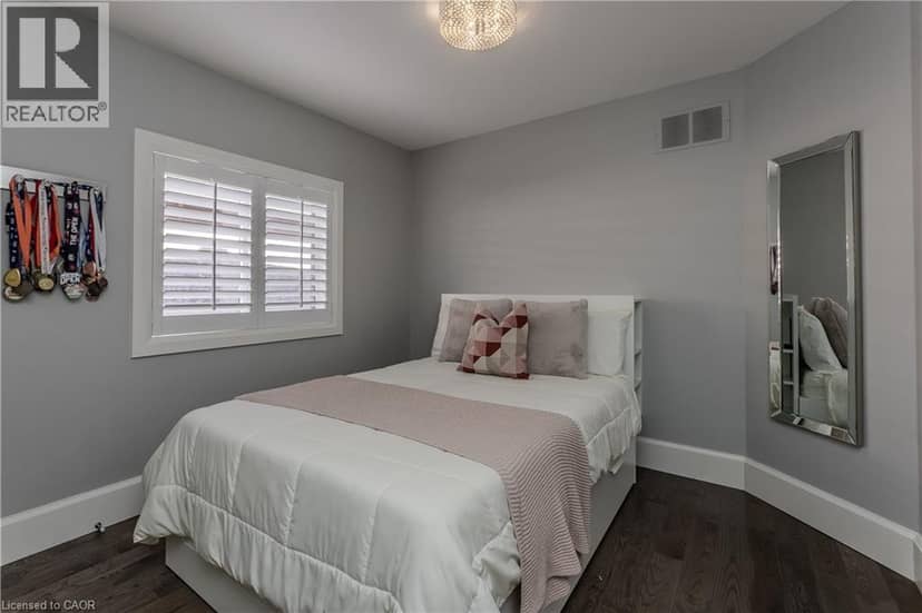 2248 ELMSIDE Crescent — photo 14 of 32