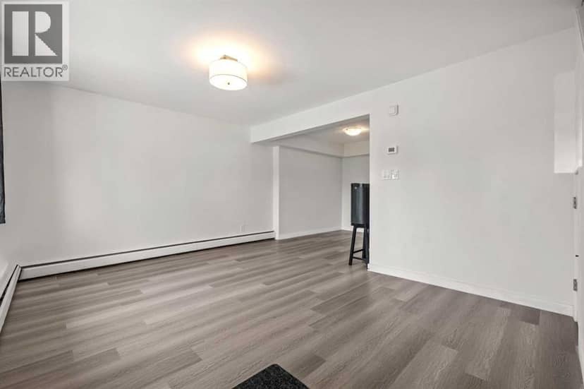 40, 3809 45 Street SW, Calgary, photo 3