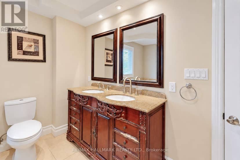 28 Lake Avenue, Richmond Hill, photo 7