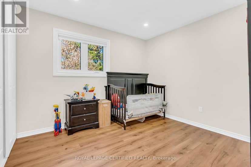 22 Madelaine Crescent — photo 32 of 40