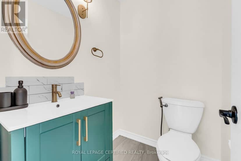 22 Madelaine Crescent — photo 19 of 40