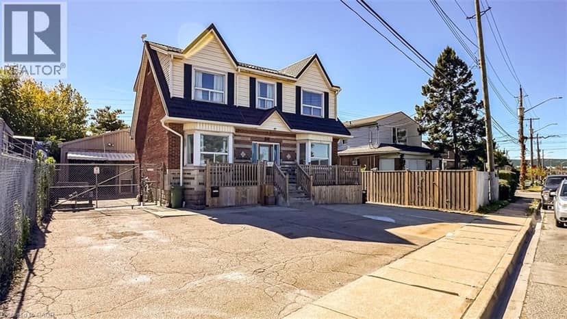 548 BEACH Road — photo 2 of 40