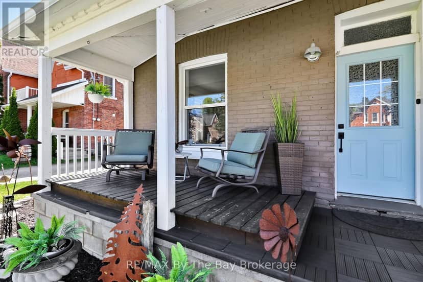 87 Queen Street W, Springwater, photo 2