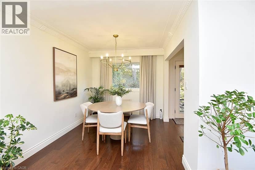 6 BENDEMEER Street — photo 24 of 40