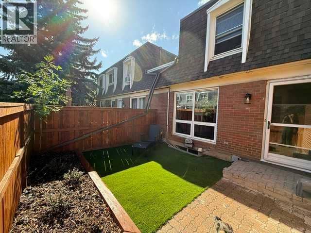 152, 330 Canterbury Drive SW, Calgary, photo 4