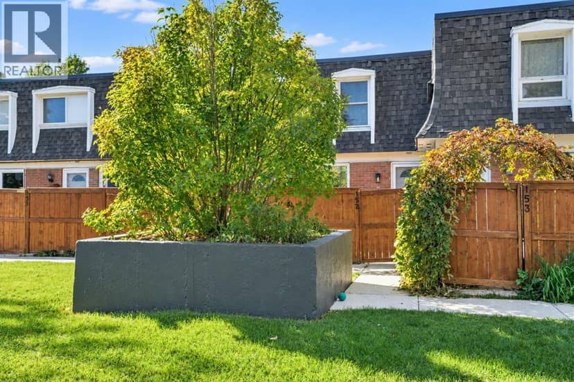 152, 330 Canterbury Drive SW, Calgary, photo 2