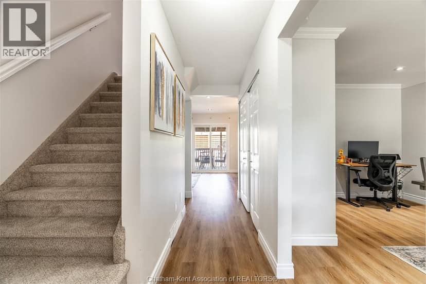 270 Greenfield LANE — photo 4 of 38