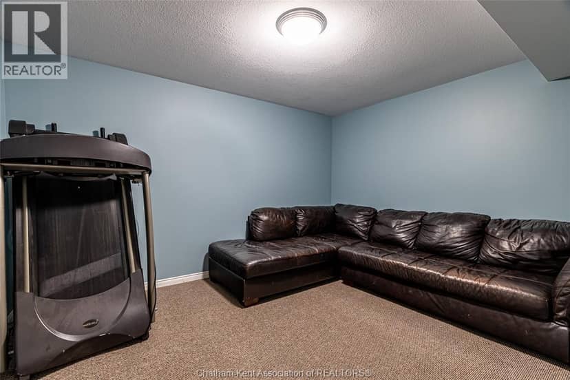 270 Greenfield LANE — photo 23 of 38