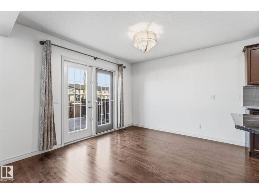 217 Silverstone Cr — photo 14 of 40