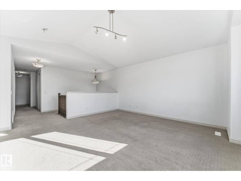 217 Silverstone Cr — photo 28 of 40