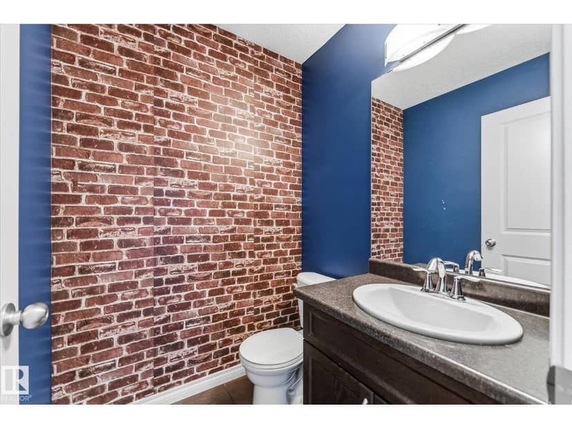217 Silverstone Cr — photo 24 of 40
