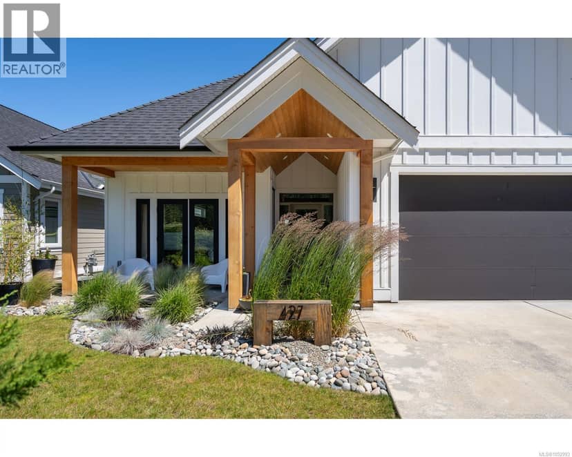 427 Cottage Dr, Qualicum Beach